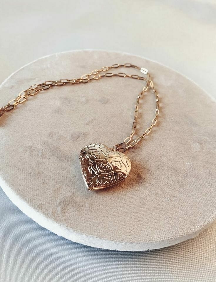 Grandinėlė su medalionu