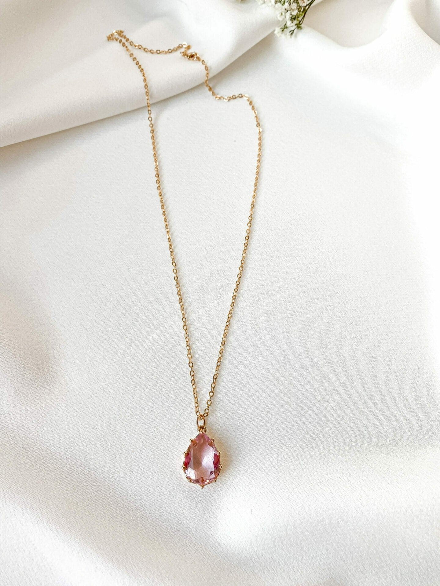 Grandinėlė su stiklo kristalu