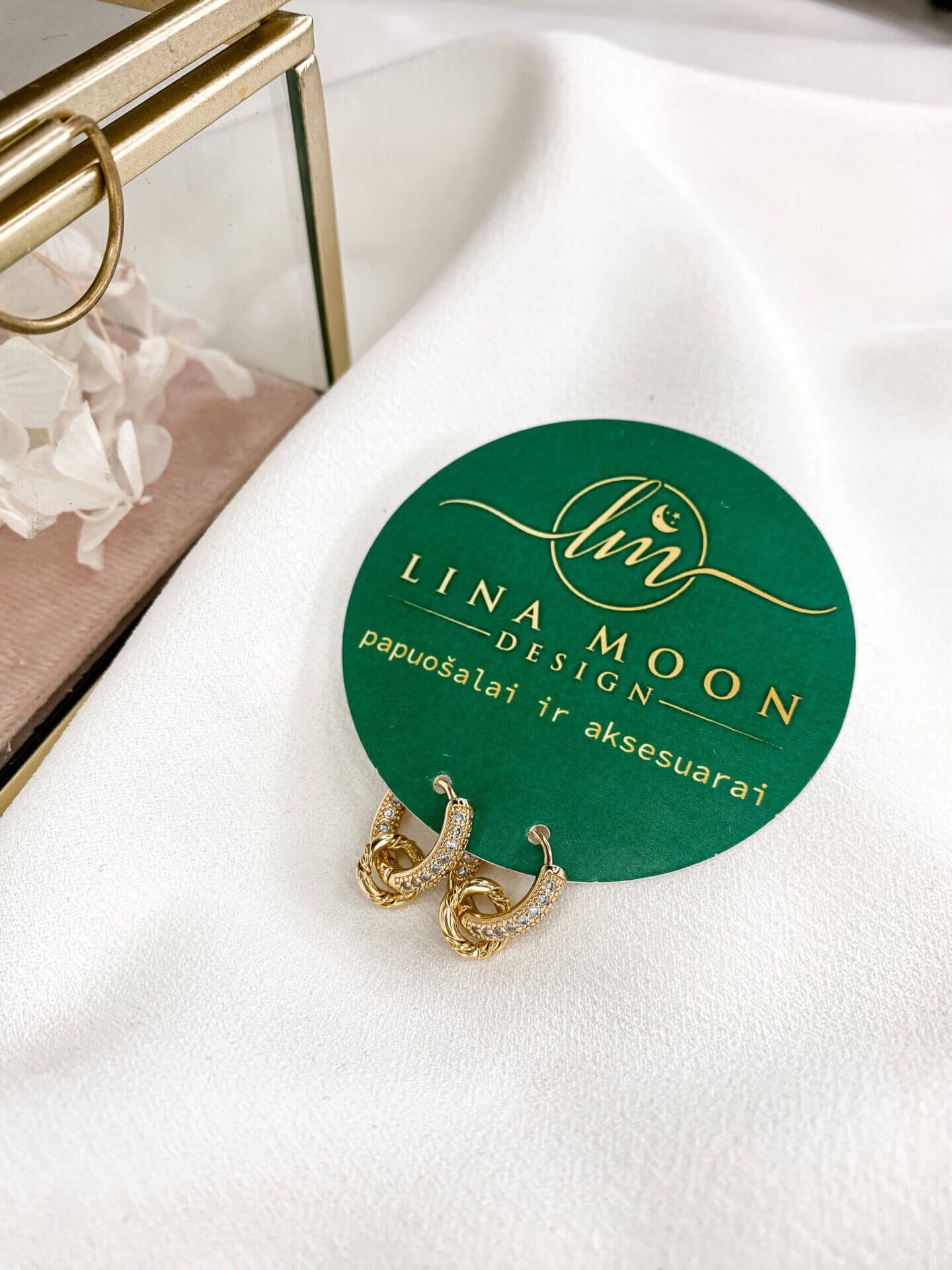 Auskarai su cirkonio akmenukais