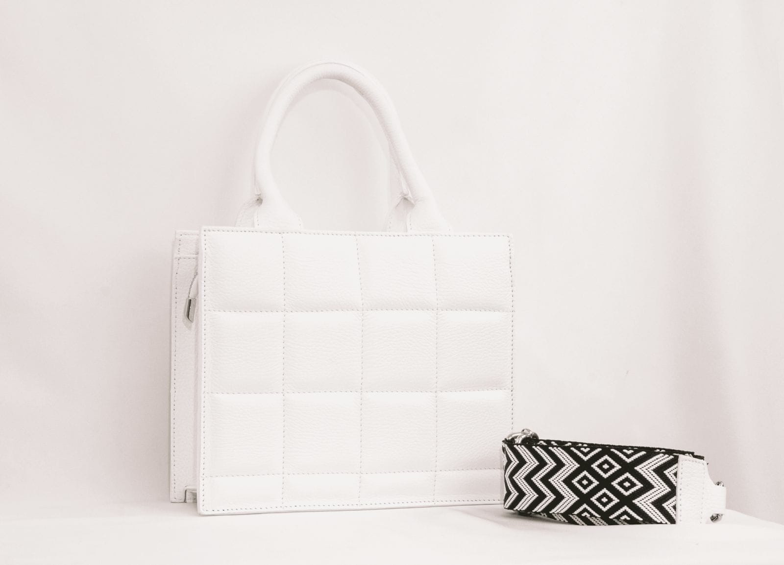 Odinė rankinė TESORO